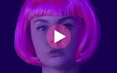 Neonpinke Schwarzlicht Perücke im Bob-Stil